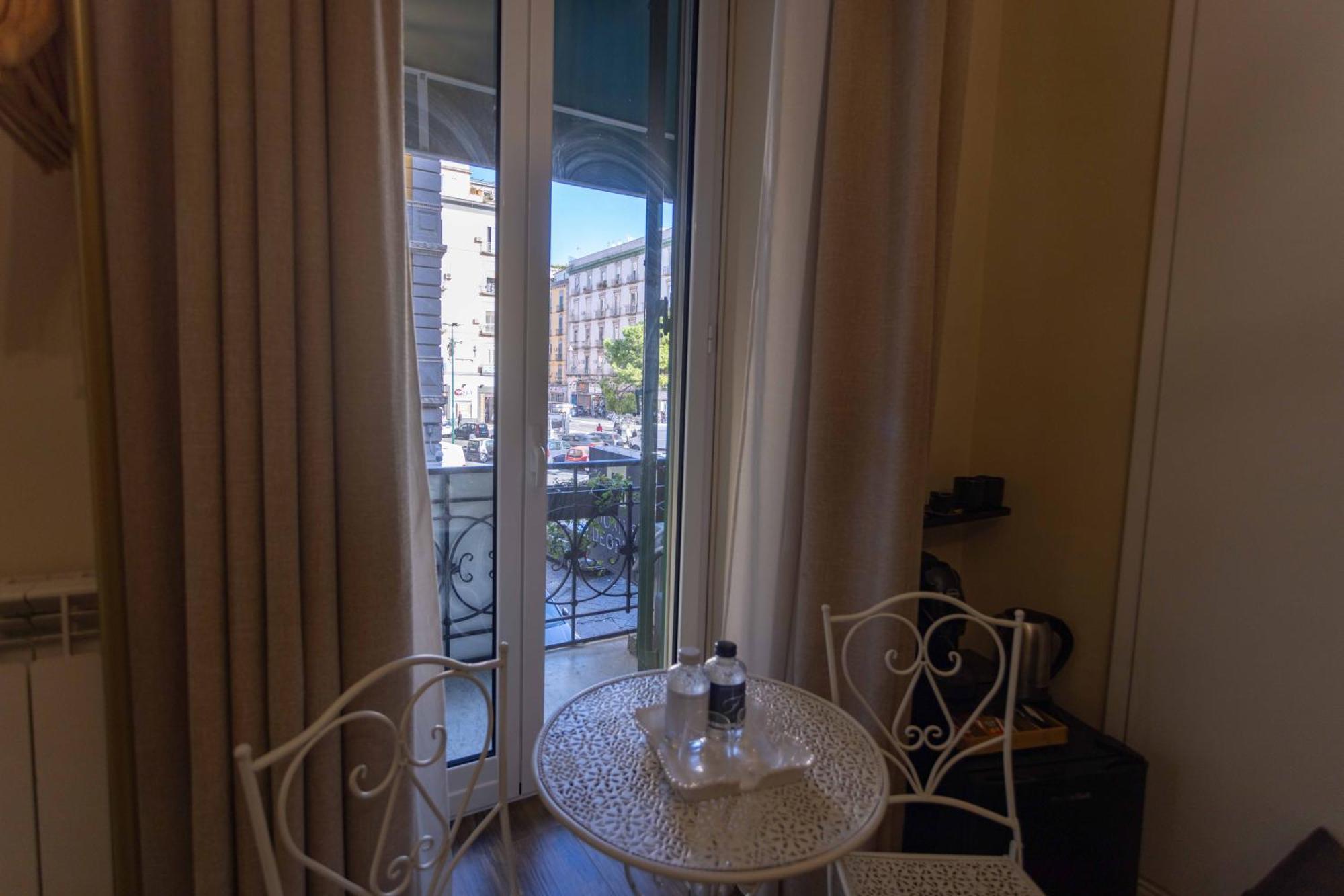 Bed and breakfast Domus Deorum Deluxe Nápoles