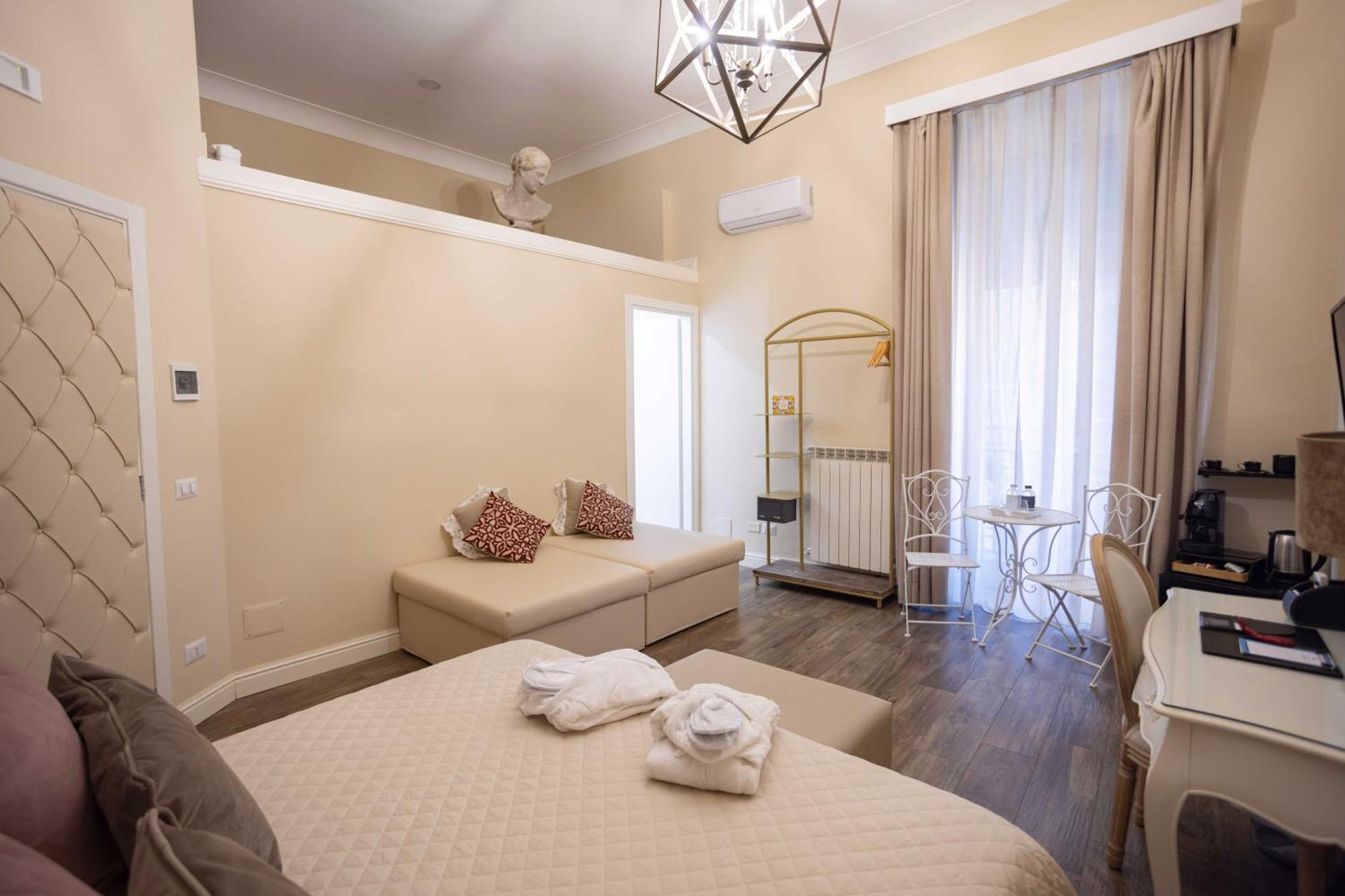 Domus Deorum Deluxe 2* Nápoles