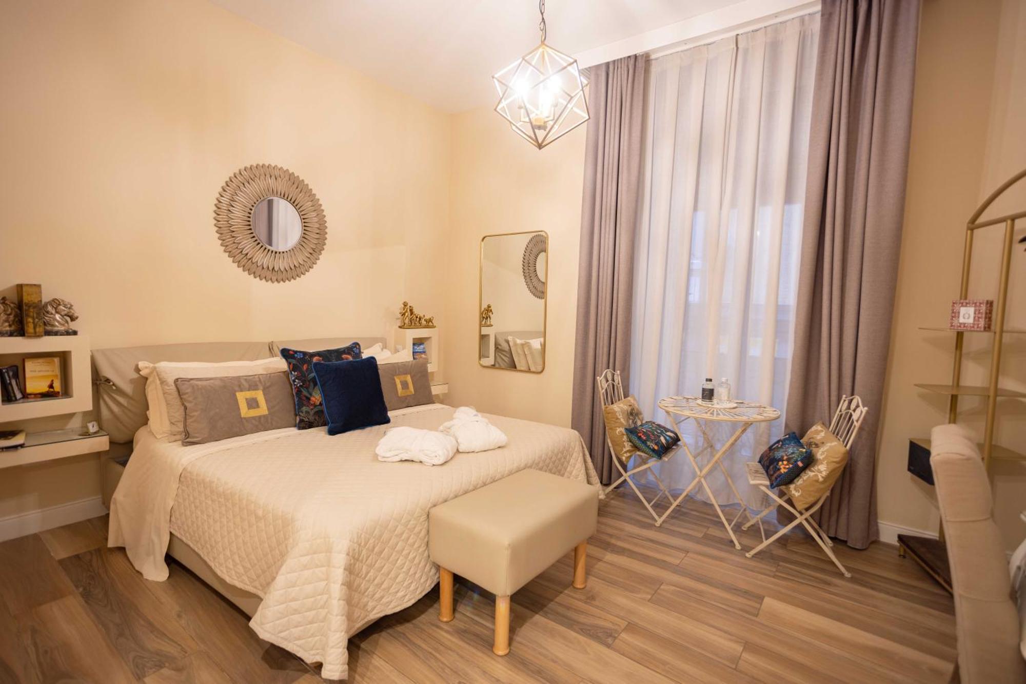 Domus Deorum Deluxe 2* Nápoles
